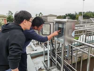 九三學(xué)社南京市委社會服務(wù)工作委員會國慶期間開展水污染防治與環(huán)境保護(hù)監(jiān)測調(diào)研